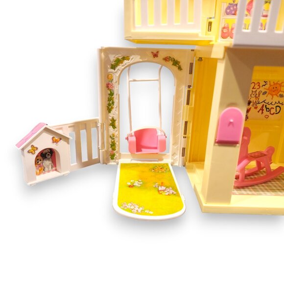 Vintage Kelly Pop Up Playhouse 1998 w/ Original Accessories (Incomplete) - Picture 3 of 10